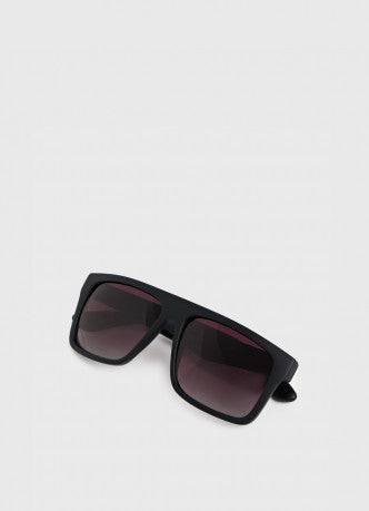 Wayfarer sunglasses with colored lenses