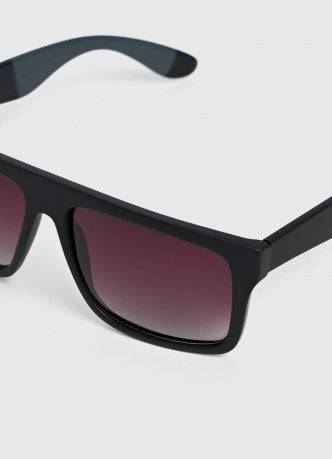 Wayfarer sunglasses with colored lenses