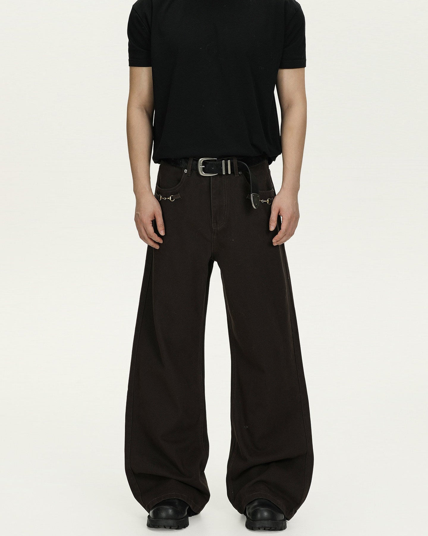 Relaxed Wide Cut Cotton Jeans