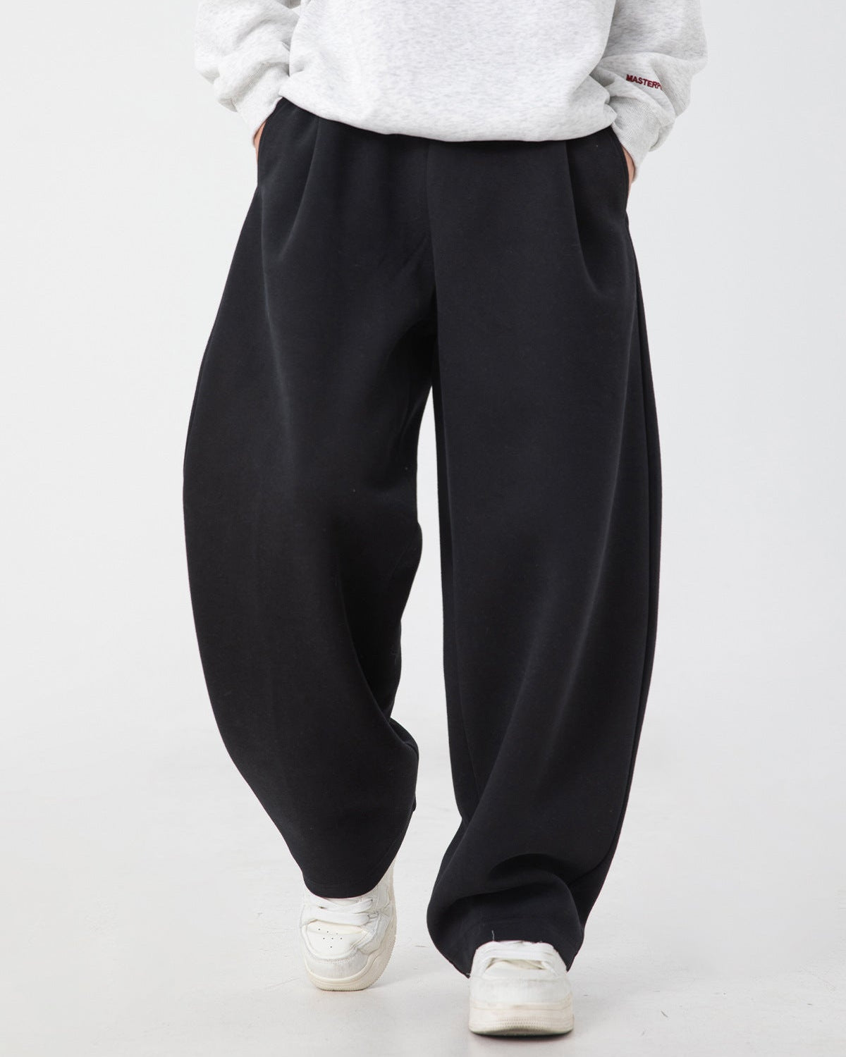 The Contour Pleat Relaxed Jeans