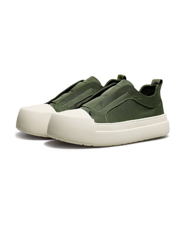 The Desert Trail Laceless Glide Low Sneaker
